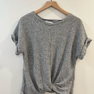 Gilli Gray Short Sleeve Knit Top
